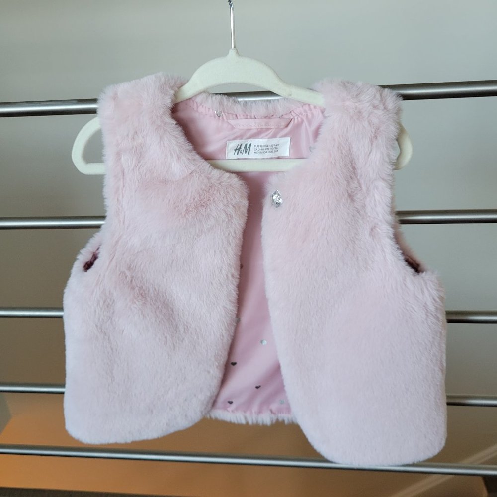 H&M Vest in soft faux fur